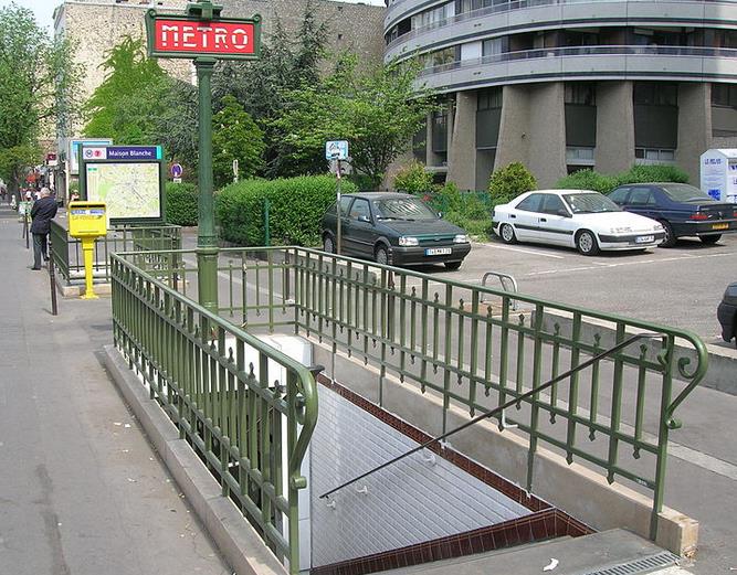 metro maison blanche