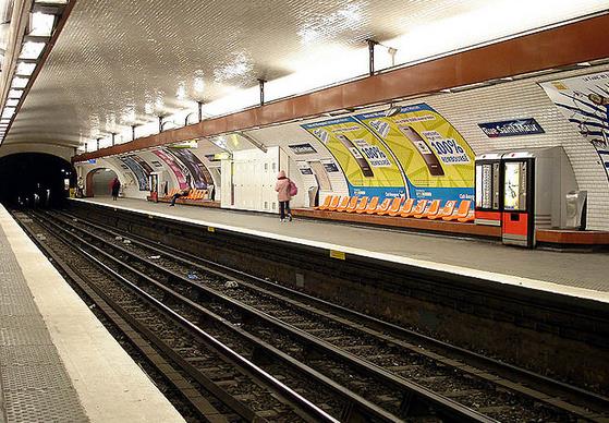 metro-rue-saint-maur